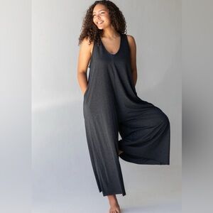 Natural Life One Size Knit V-Neck Jumpsuit Gray Wide Leg Pockets